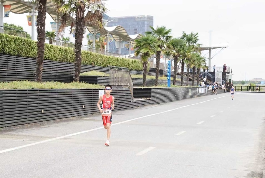 bHHaw, 济增长, 人三项赛十